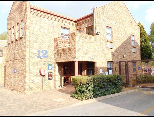 96M² OFFICE TO LET IN WELTEVREDEN PARK